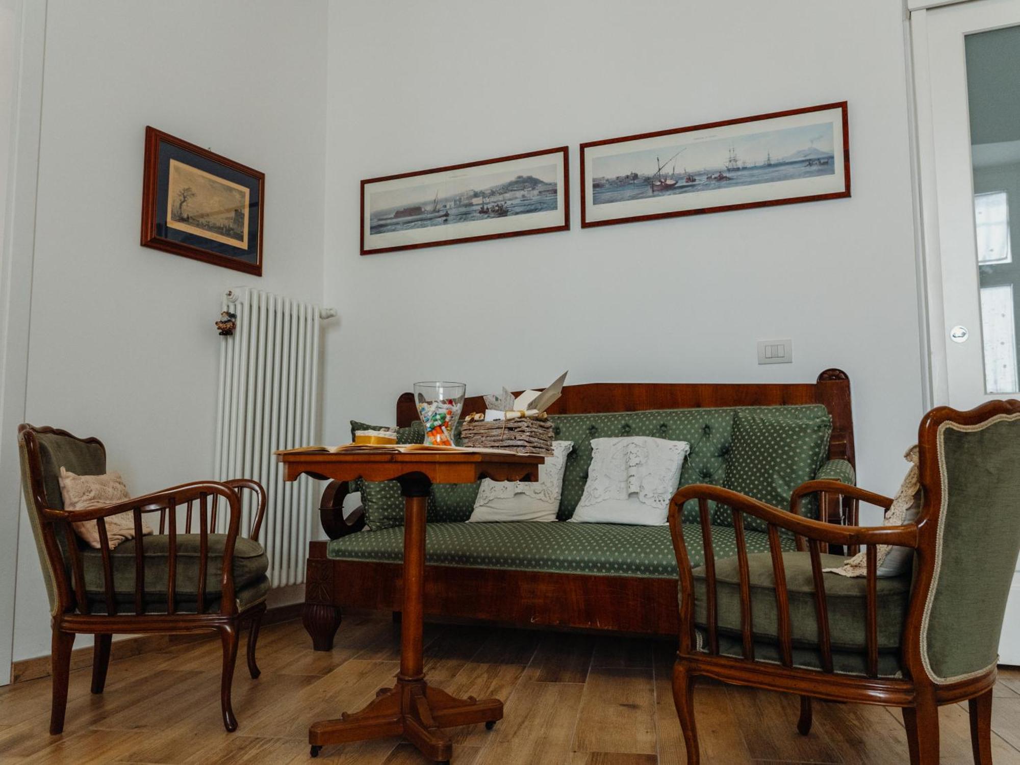 Bed and Breakfast Lo Specchio Dei Papiri Nápoles Exterior foto
